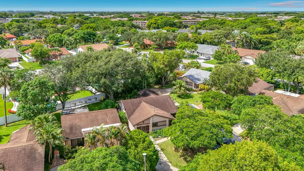 2208 Seagrape Circle Coconut Creek FL 33066