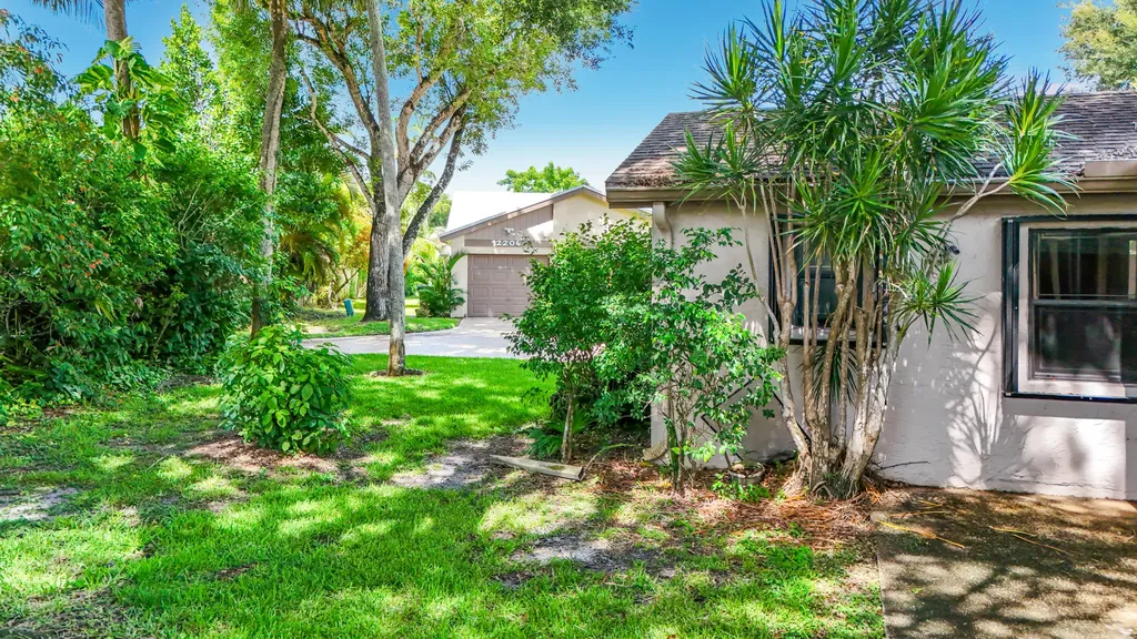 2208 Seagrape Circle Coconut Creek FL 33066
