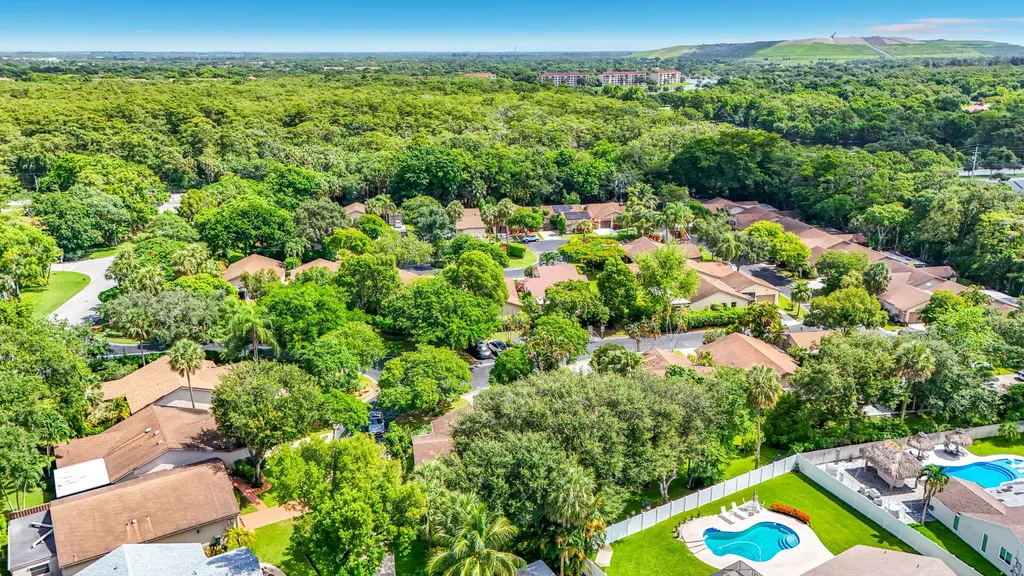2208 Seagrape Circle Coconut Creek FL 33066