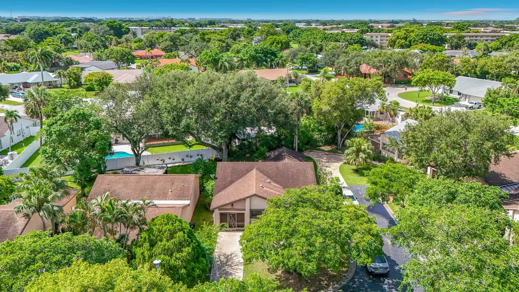 2208 Seagrape Circle Coconut Creek FL 33066