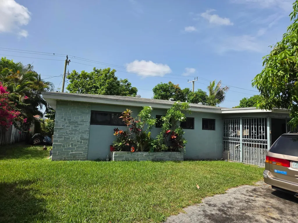 660 NE 181st Street Miami FL 33162