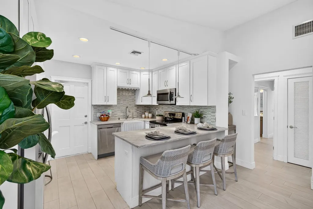 1318 SE 12th Way Fort Lauderdale FL 33316