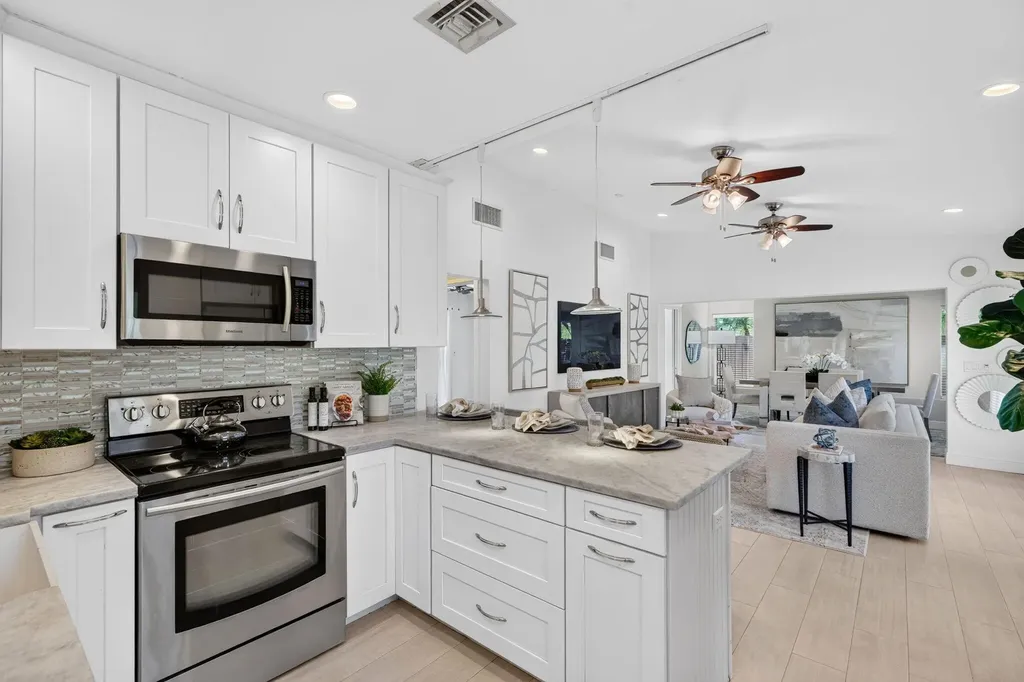1318 SE 12th Way Fort Lauderdale FL 33316
