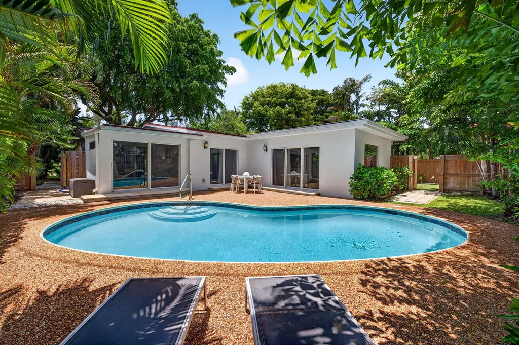 1318 SE 12th Way Fort Lauderdale FL 33316
