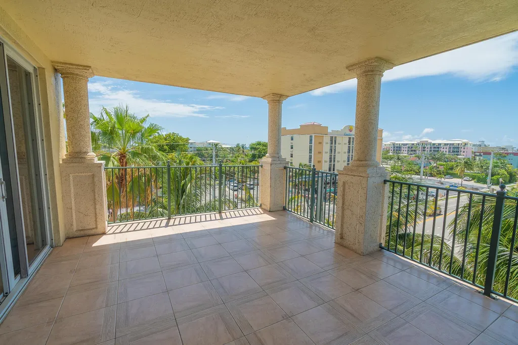 9 NE 20th Avenue Deerfield Beach FL 33441
