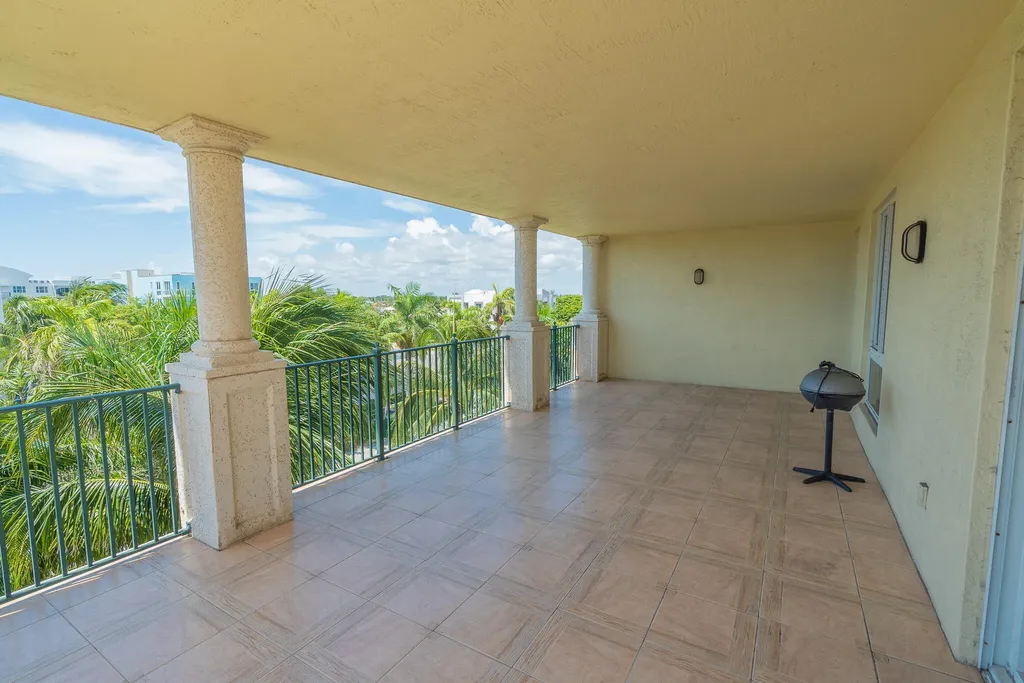 9 NE 20th Avenue Deerfield Beach FL 33441