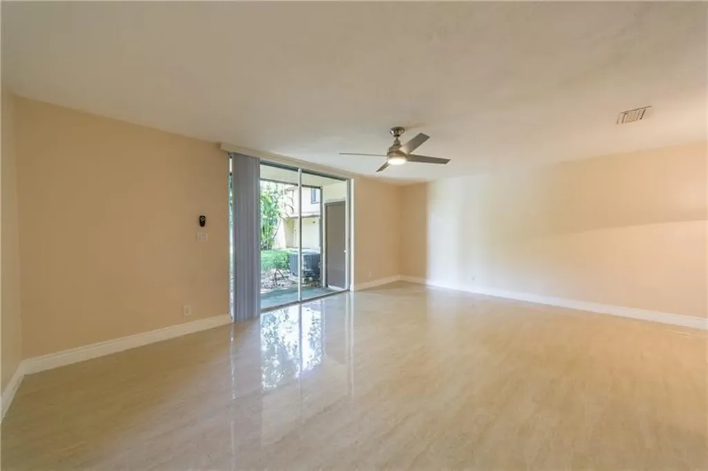 1343 Hampton Boulevard North Lauderdale FL 33068