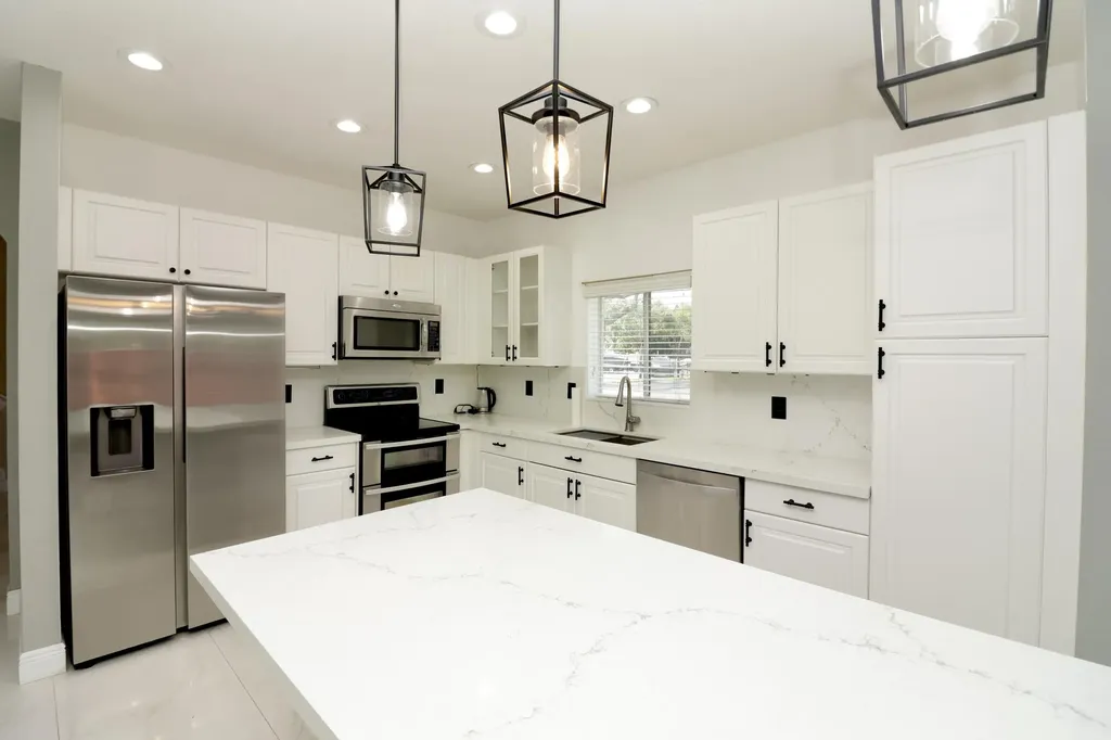 2952 NW 33rd Lane Lauderdale Lakes FL 33311