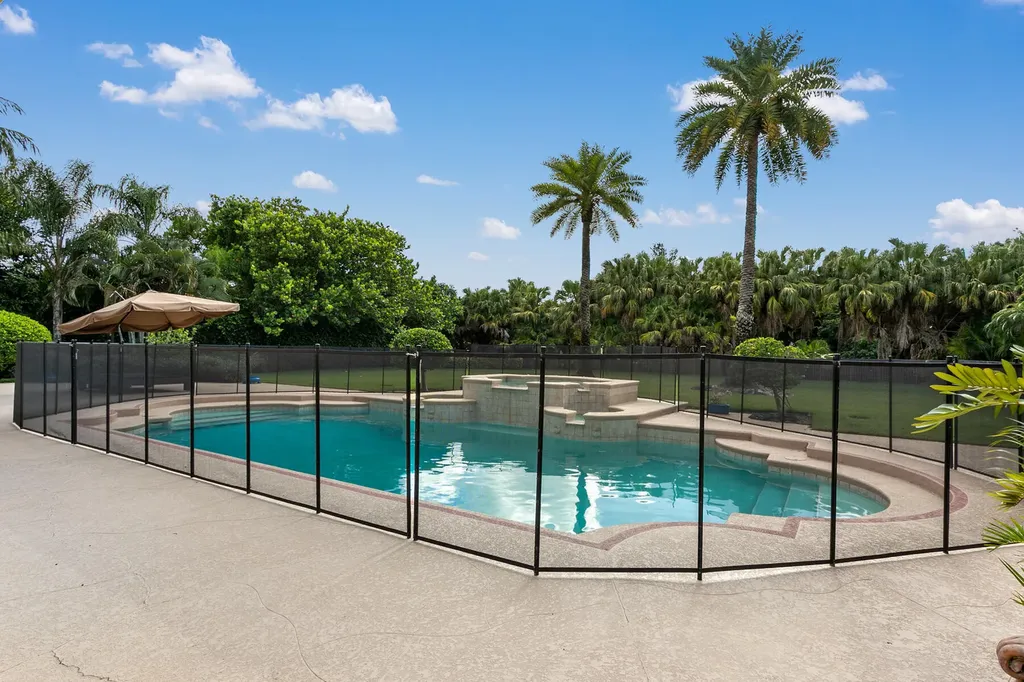 8158 Native Dancer Road E Palm Beach Gardens FL 33418