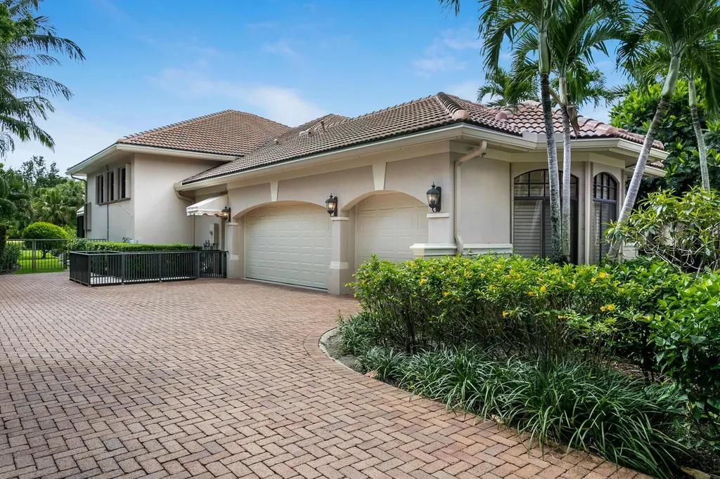 8158 Native Dancer Road E Palm Beach Gardens FL 33418