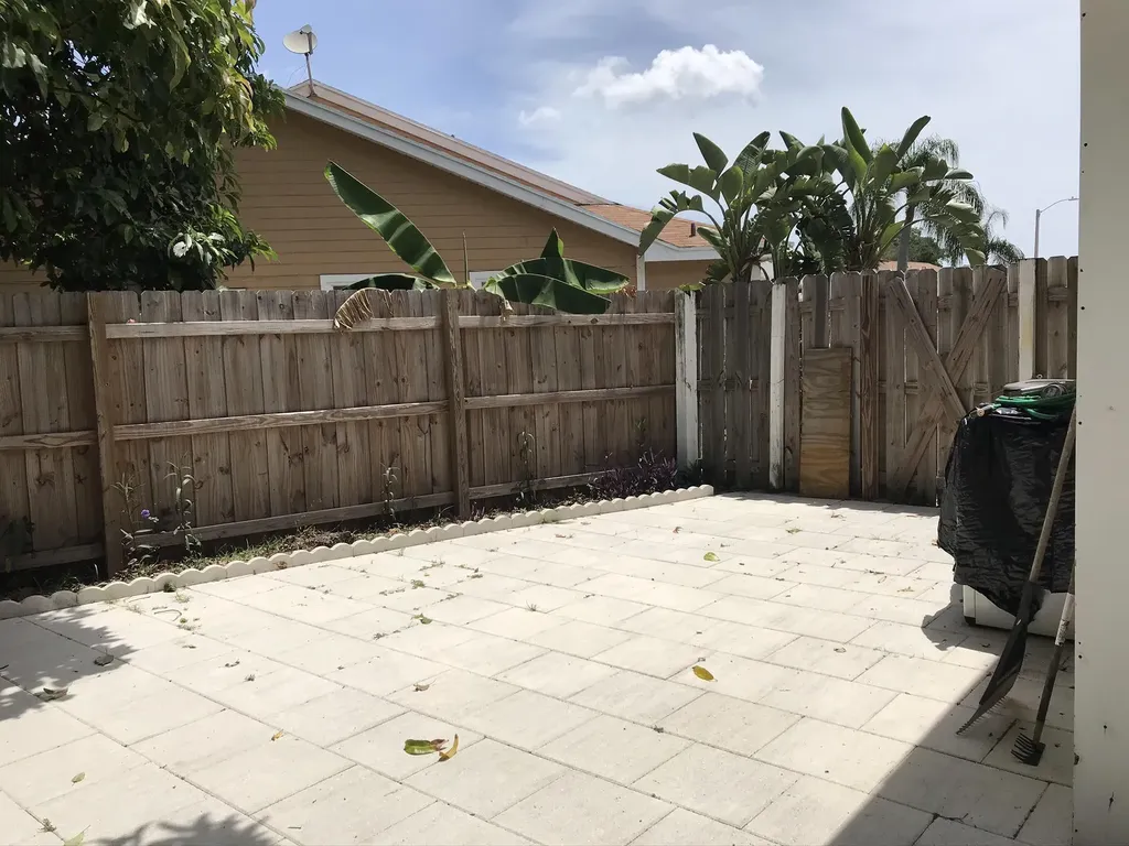 1534 Royal Forest Court Palm Springs FL 33406