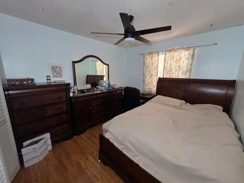 4917 Freedom Circle Lake Worth FL 33461