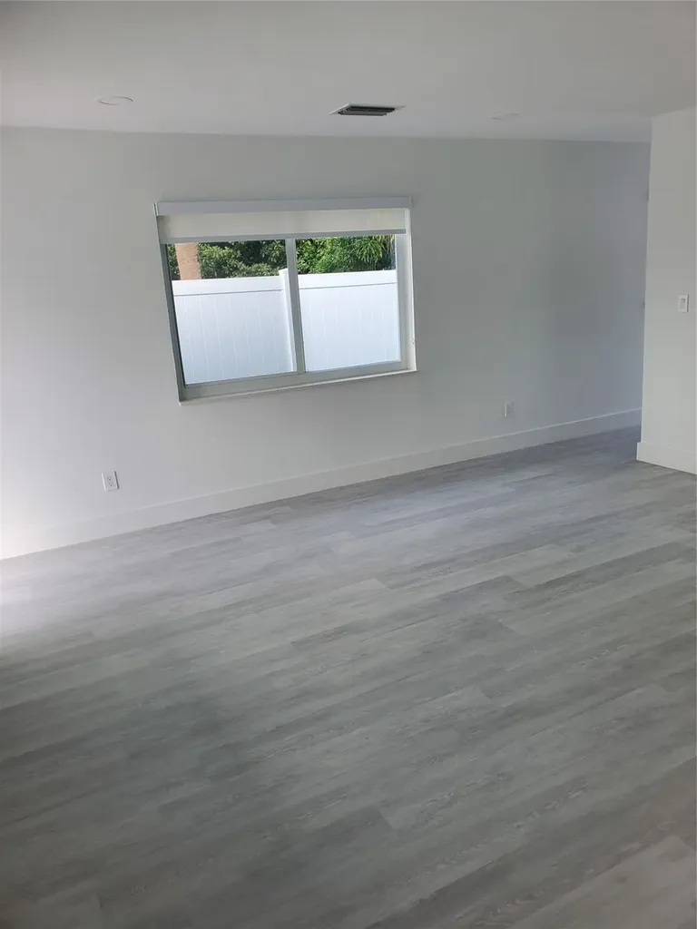 70 NW 13th Avenue Dania Beach FL 33004