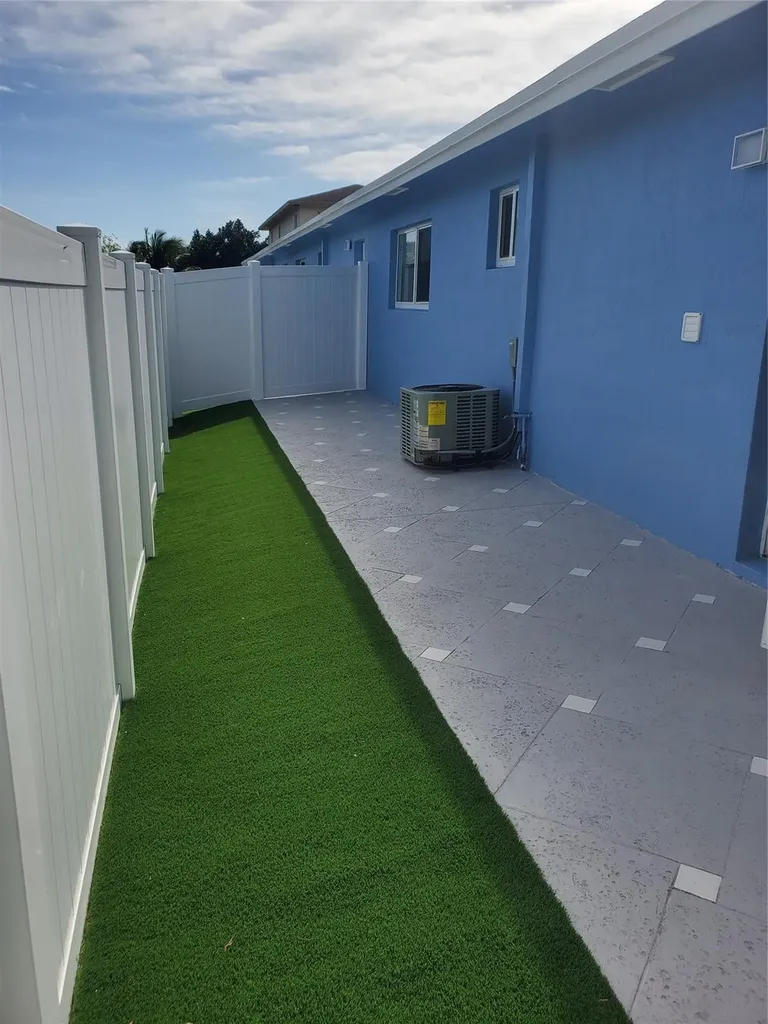 70 NW 13th Avenue Dania Beach FL 33004
