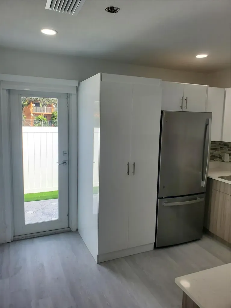 70 NW 13th Avenue Dania Beach FL 33004