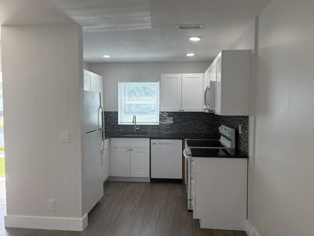 2930 Crosley Drive E West Palm Beach FL 33415