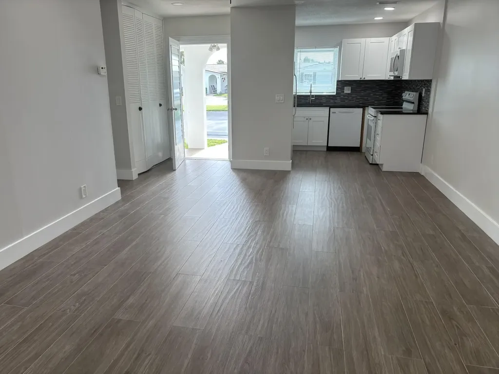 2930 Crosley Drive E West Palm Beach FL 33415