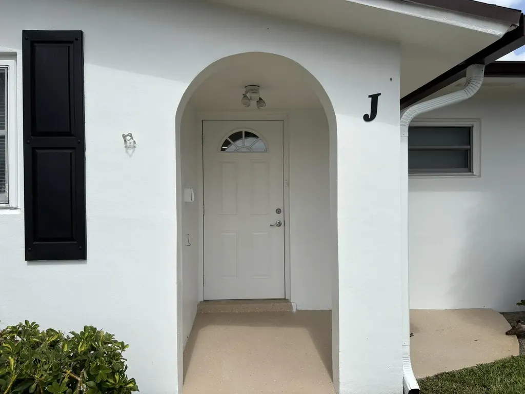 2930 Crosley Drive E West Palm Beach FL 33415