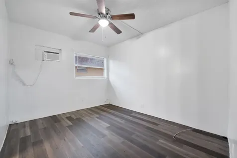 279 SW 1st Street Deerfield Beach FL 33441