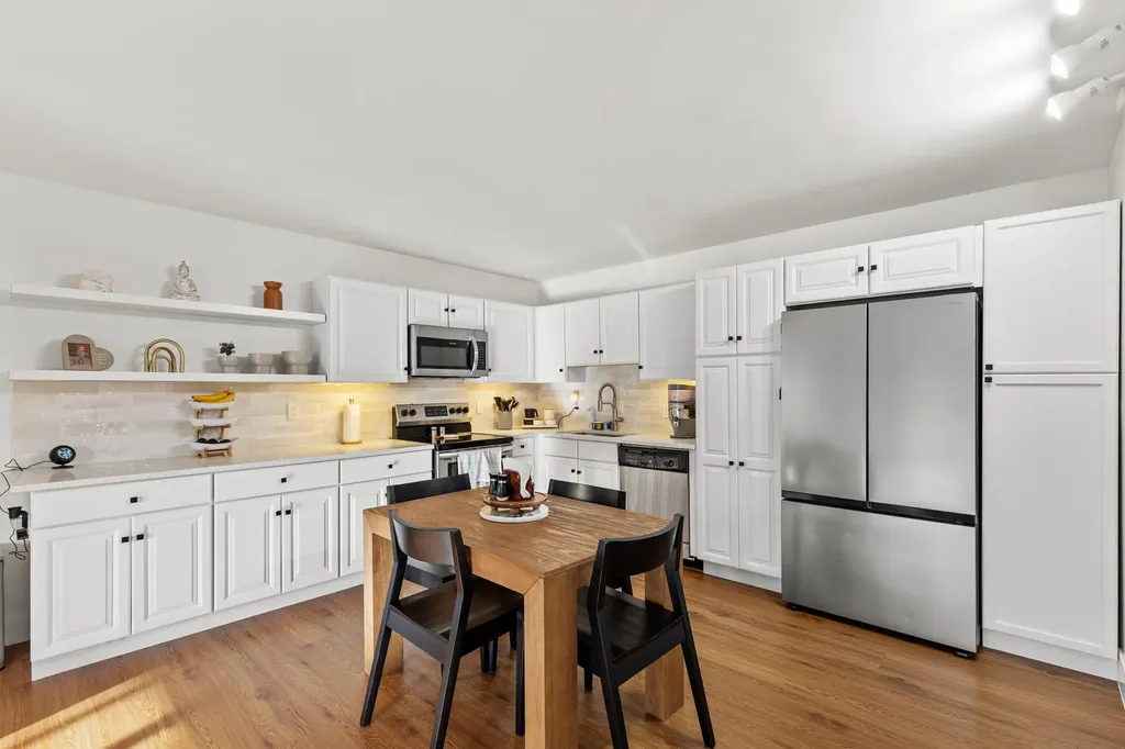 722 Sunny Pine Way Greenacres FL 33415