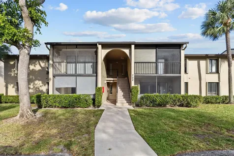 722 Sunny Pine Way Greenacres FL 33415