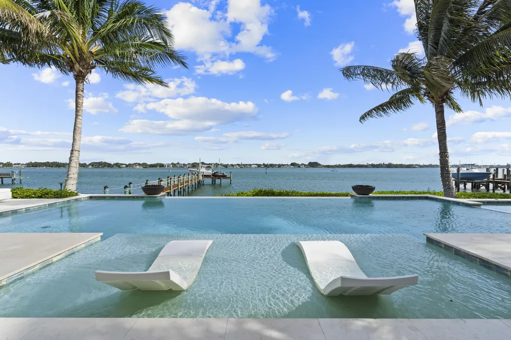 18714 Rio Vista Drive Jupiter FL 33469