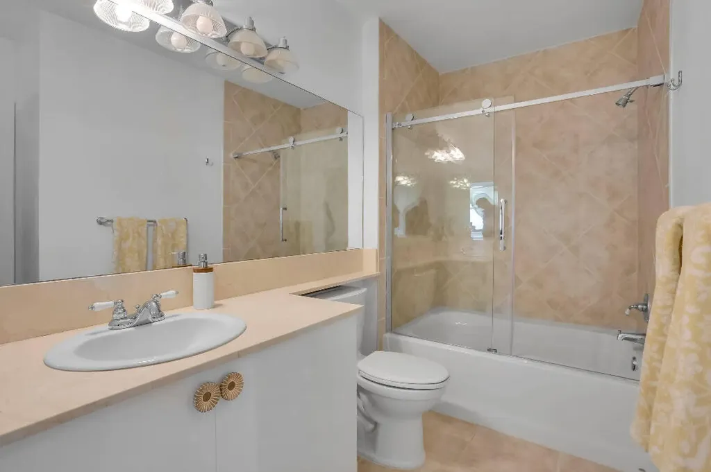 806 E Windward Way Lantana FL 33462