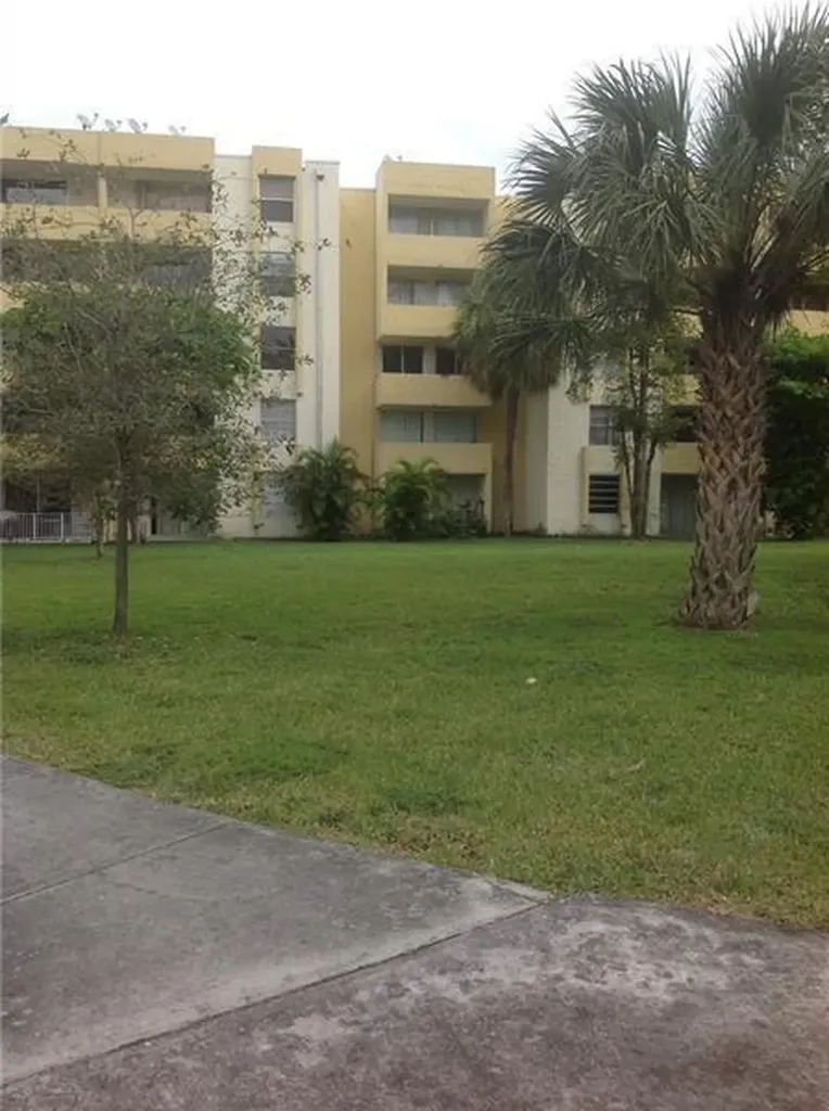 10000 NW 80th Court Hialeah Gardens FL 33016