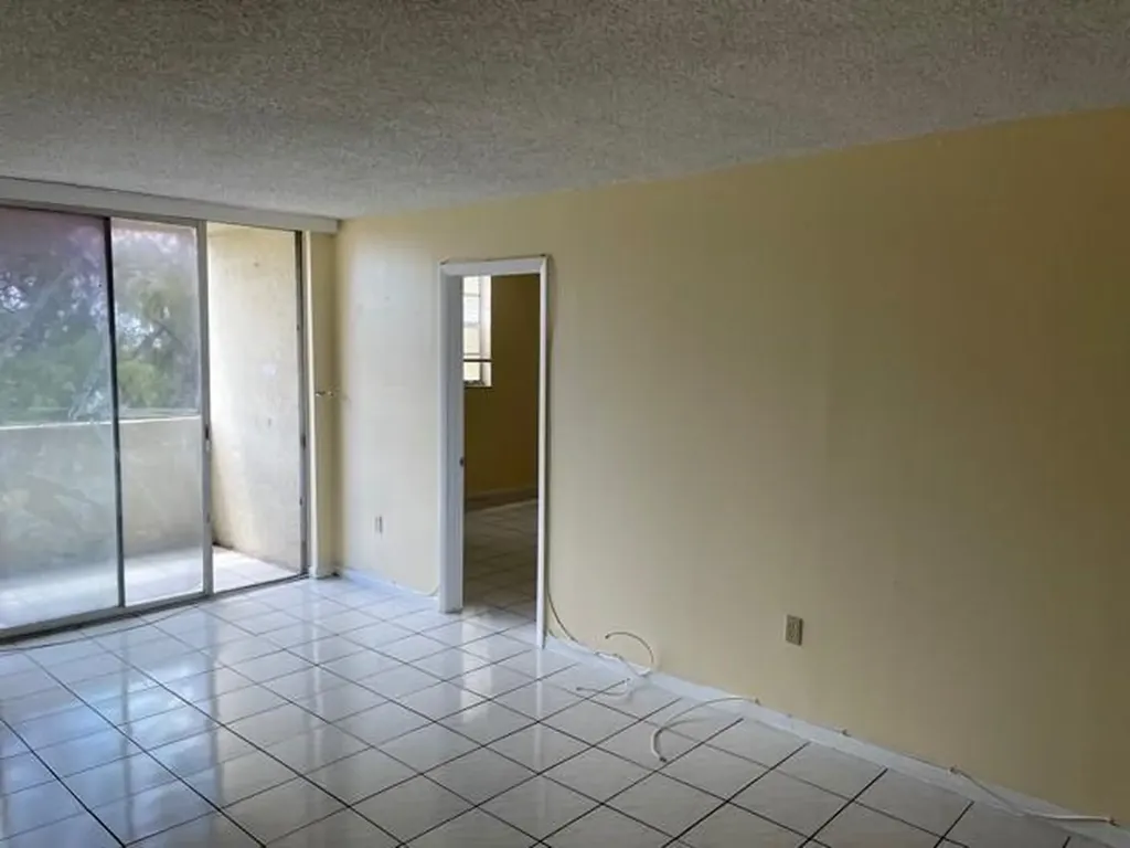 10000 NW 80th Court Hialeah Gardens FL 33016
