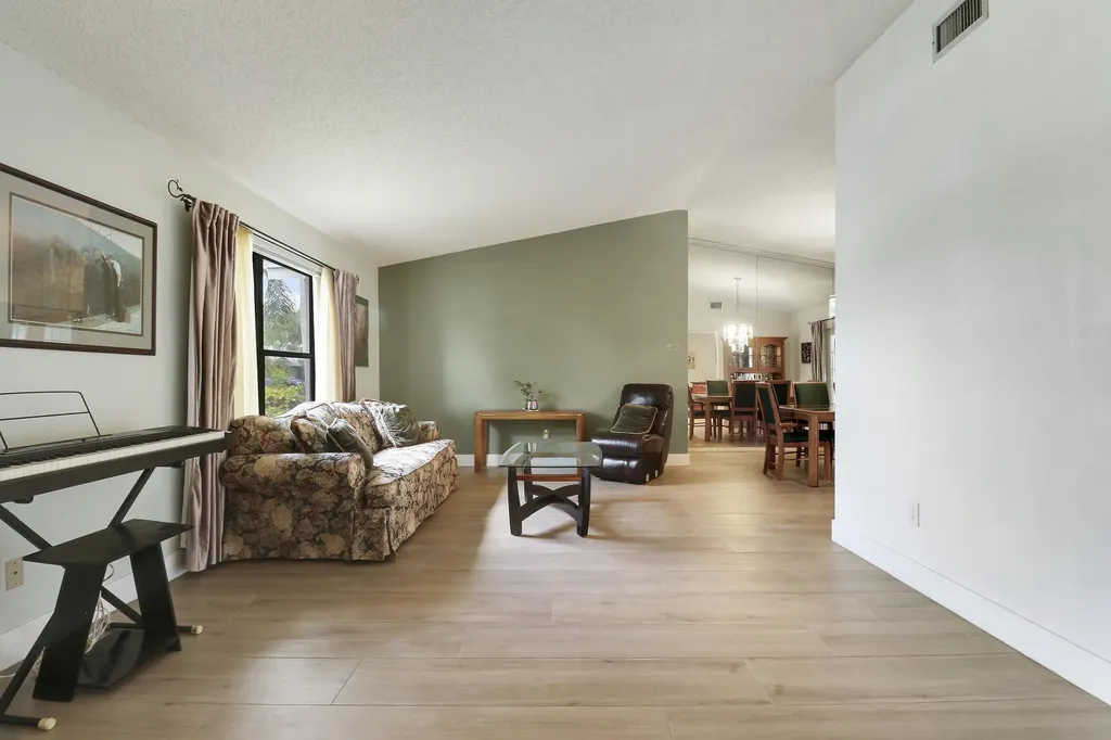 15821 Sedgewyck Circle N Davie FL 33331