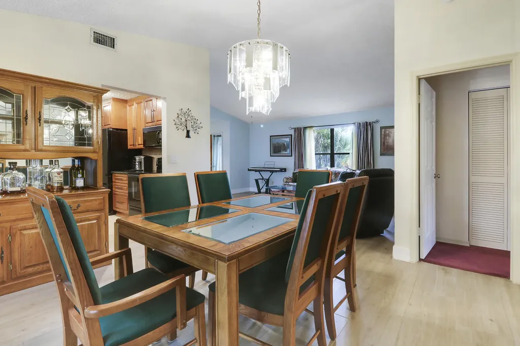 15821 Sedgewyck Circle N Davie FL 33331