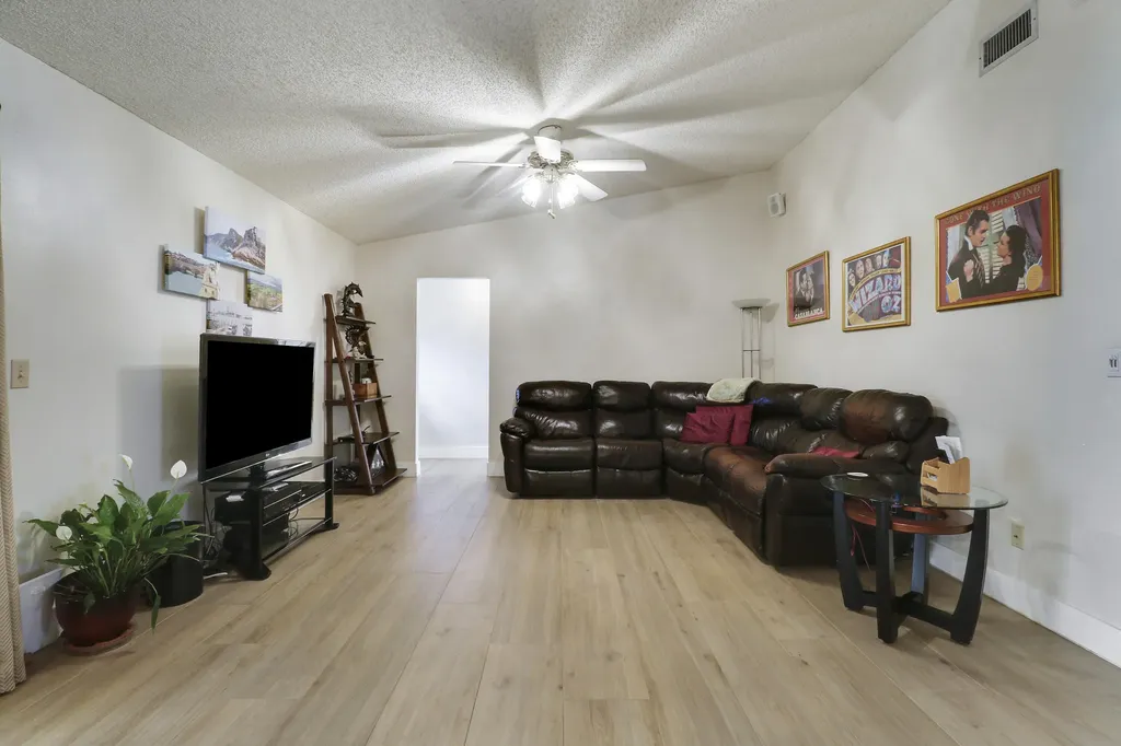 15821 Sedgewyck Circle N Davie FL 33331