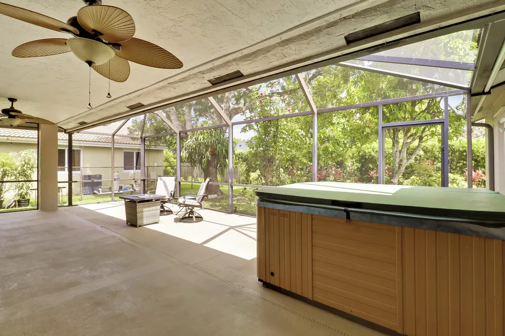15821 Sedgewyck Circle N Davie FL 33331