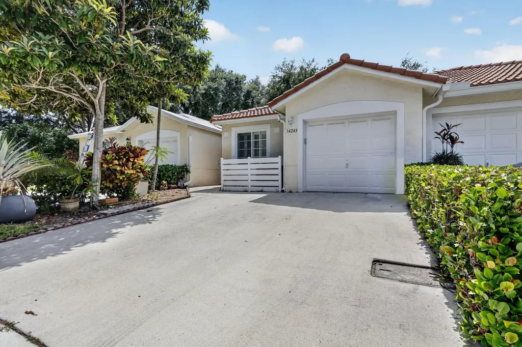 14243 W La Sedona Delray Beach FL 33484