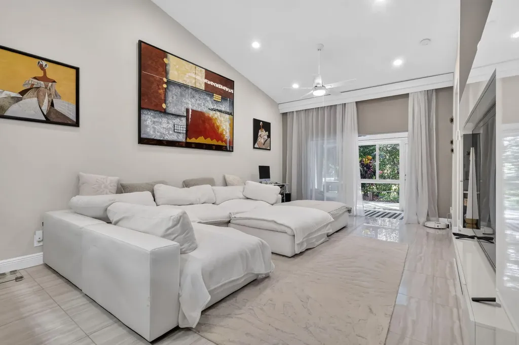 14243 W La Sedona Delray Beach FL 33484