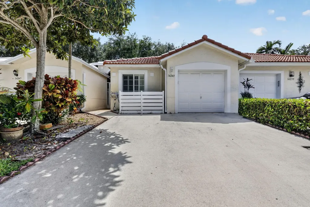 14243 W La Sedona Delray Beach FL 33484