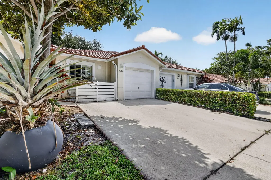 14243 W La Sedona Delray Beach FL 33484