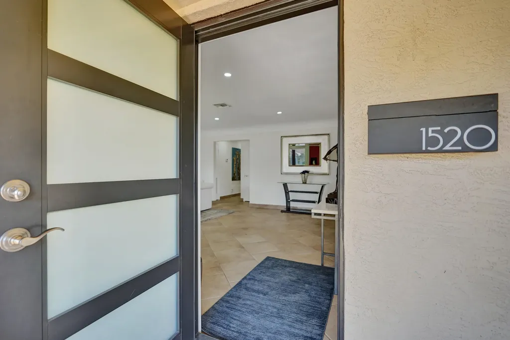 1520 NE 53rd Street Fort Lauderdale FL 33334