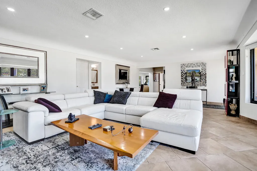 1520 NE 53rd Street Fort Lauderdale FL 33334