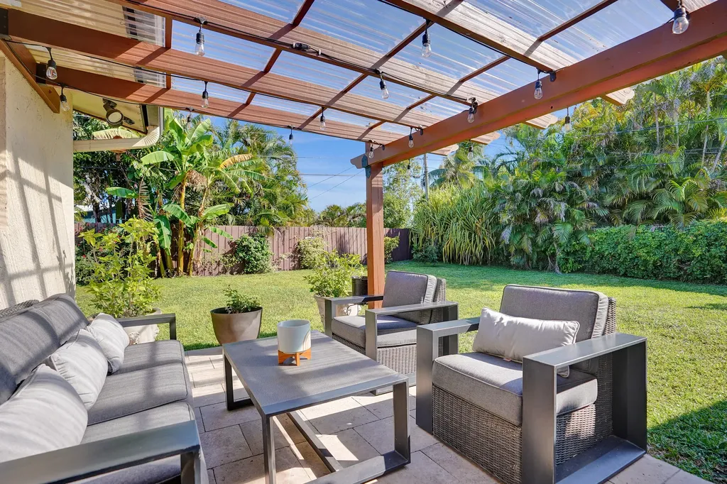1520 NE 53rd Street Fort Lauderdale FL 33334