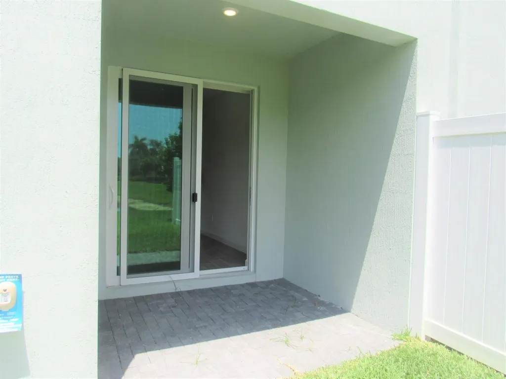 4332 Pond Lily Lane Lake Worth FL 33467