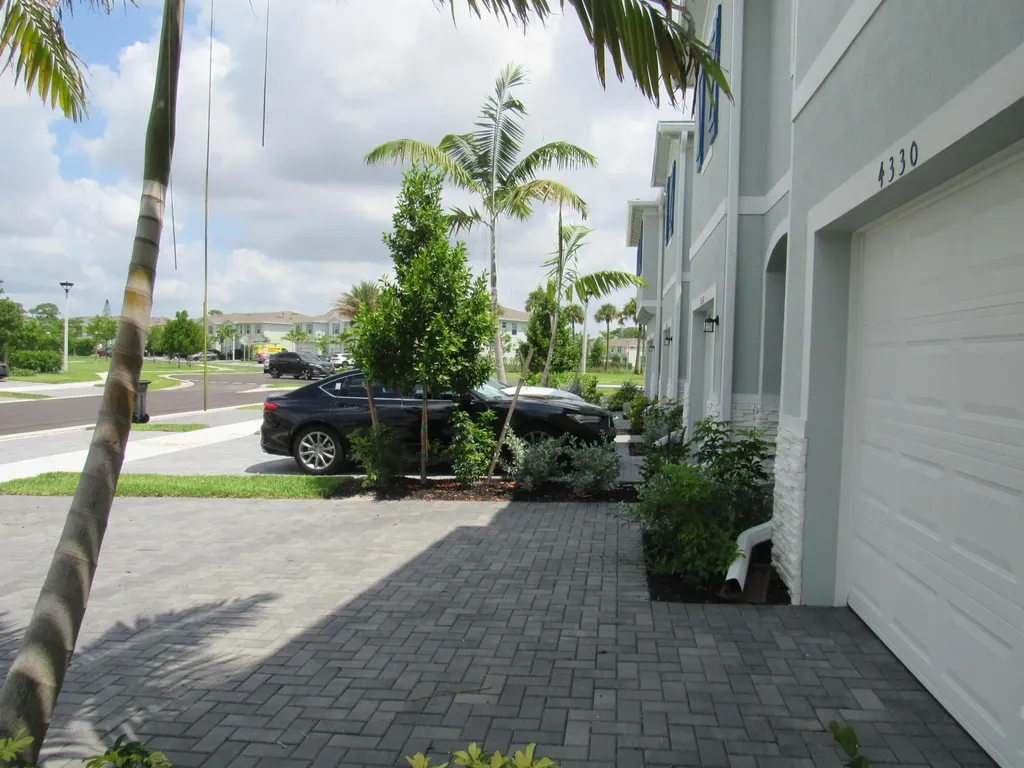4332 Pond Lily Lane Lake Worth FL 33467
