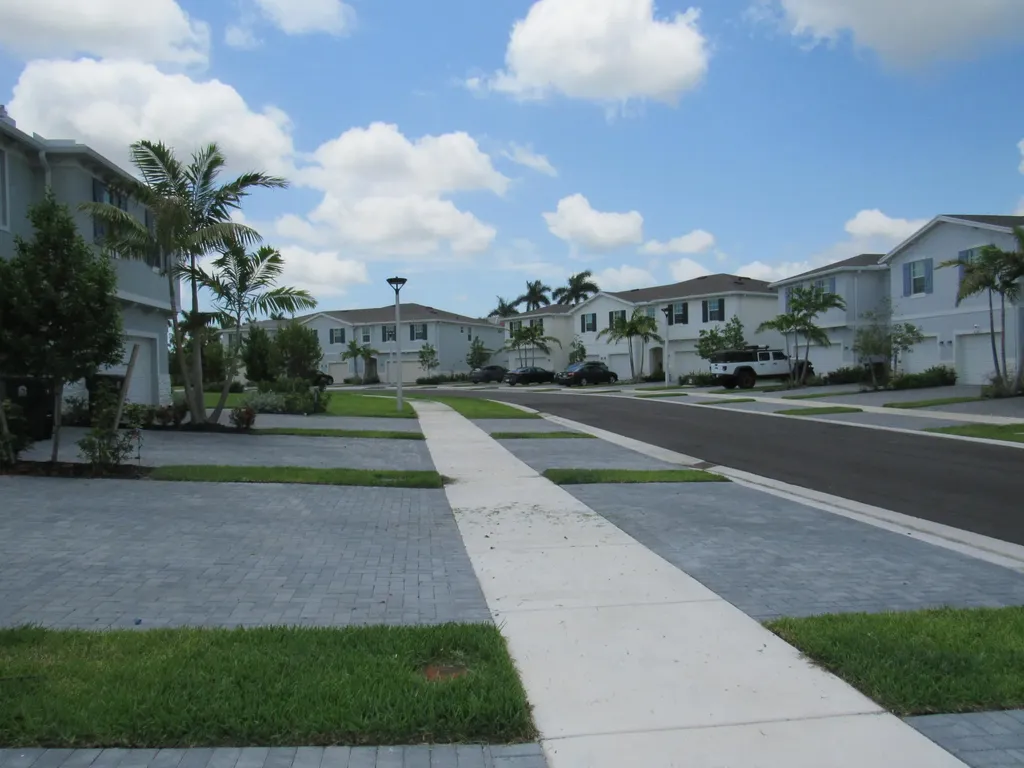 4332 Pond Lily Lane Lake Worth FL 33467