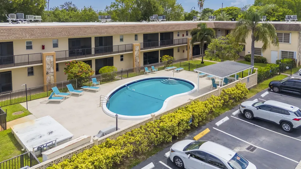 421 NE 1st Street Hallandale Beach FL 33009
