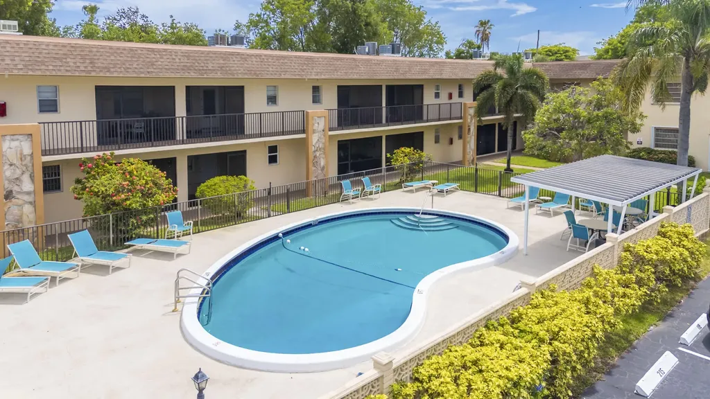 421 NE 1st Street Hallandale Beach FL 33009