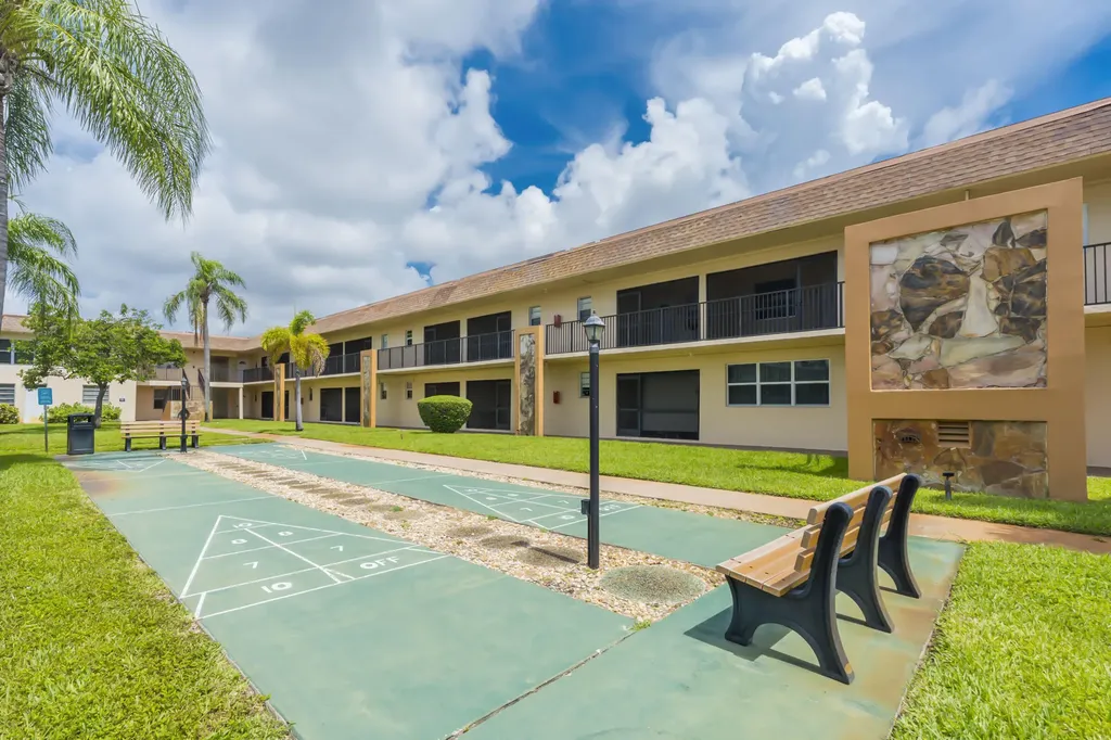 421 NE 1st Street Hallandale Beach FL 33009