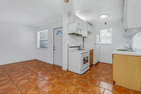 421 NE 1st Street Hallandale Beach FL 33009