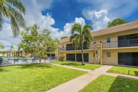 421 NE 1st Street Hallandale Beach FL 33009