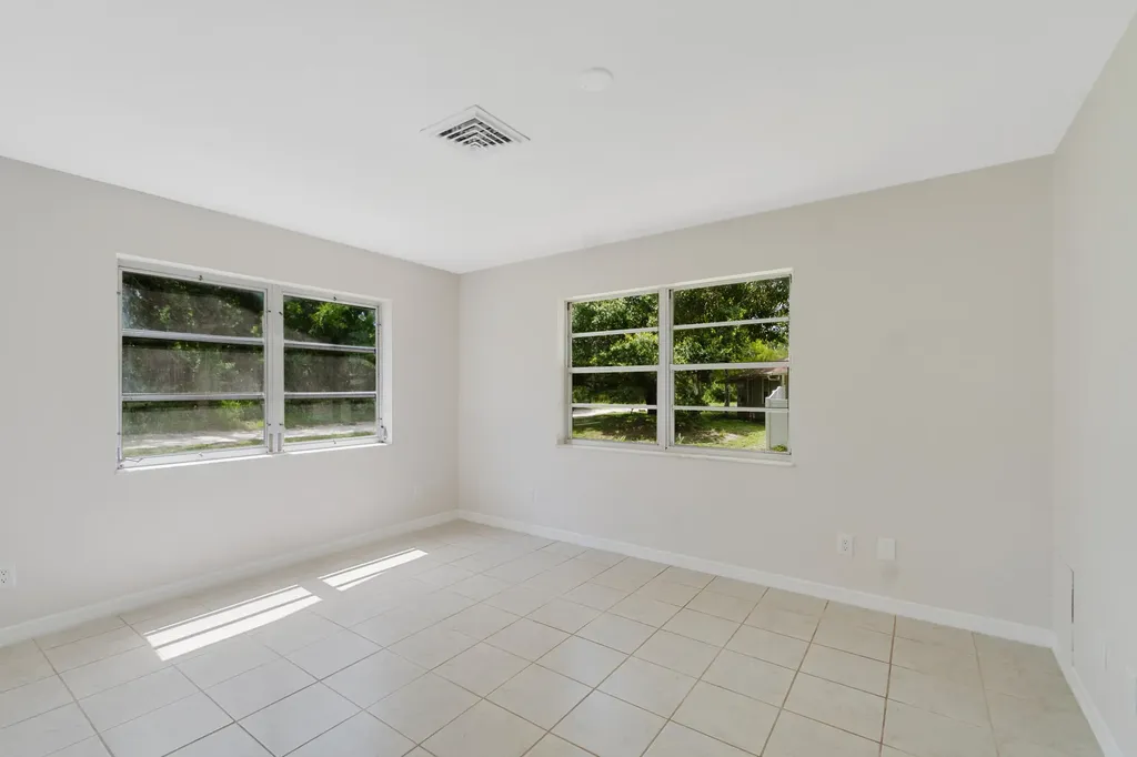 5605 38th Street Vero Beach FL 32966