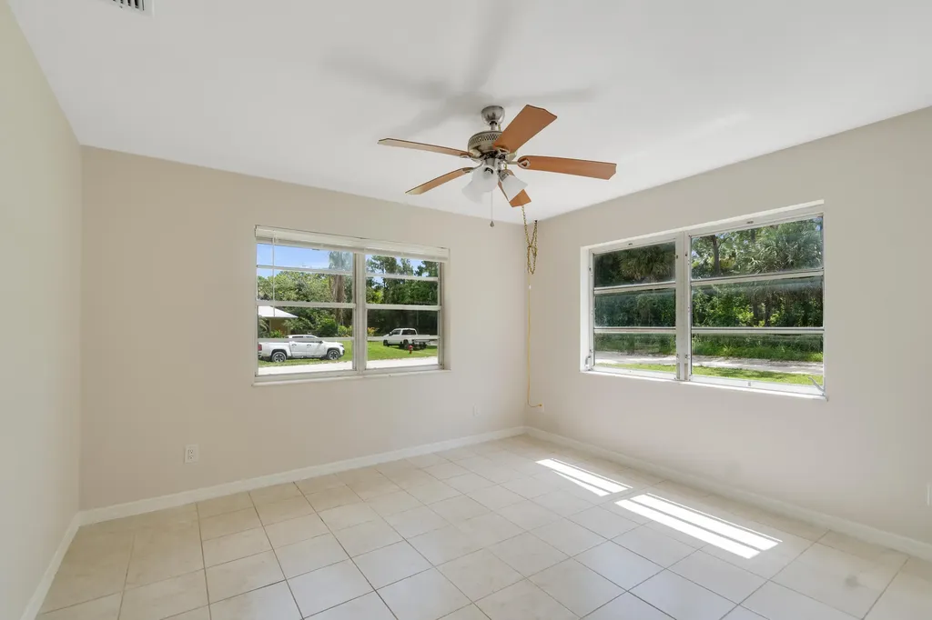 5605 38th Street Vero Beach FL 32966